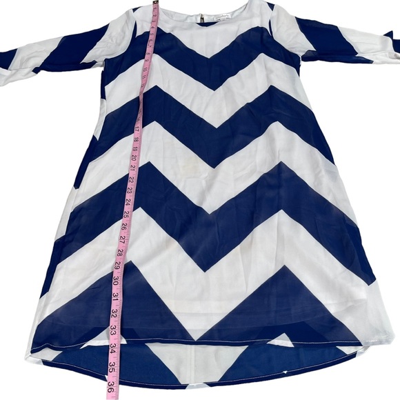 Charming Charlie size medium navy blue & white silky thin chevron pattern dress - Picture 8 of 9